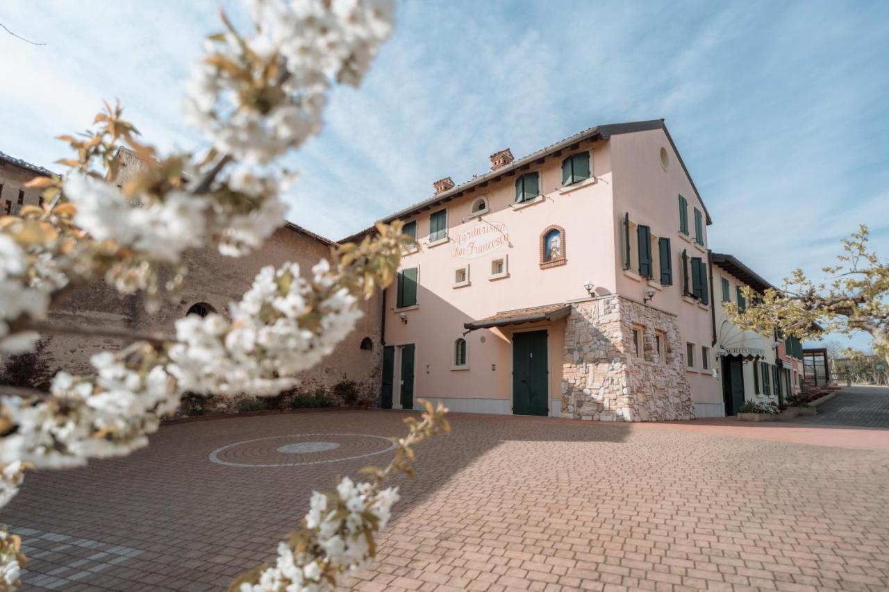 Agriturismo San Francesco Валеджо-суль-Минчо Экстерьер фото