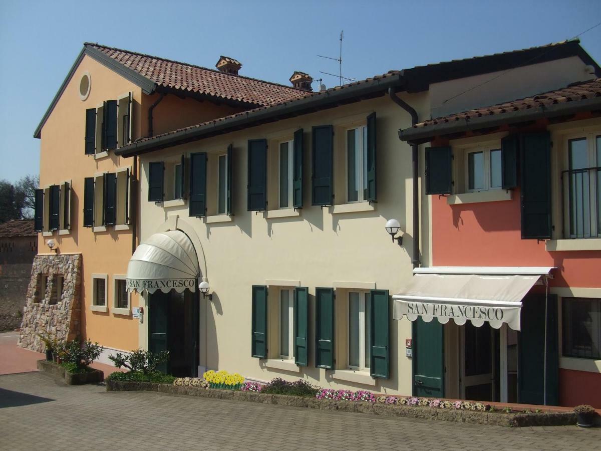 Agriturismo San Francesco Валеджо-суль-Минчо Экстерьер фото